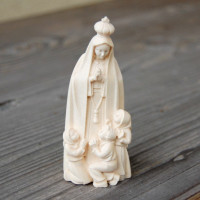 Panna Mária Fatimská s deťmi