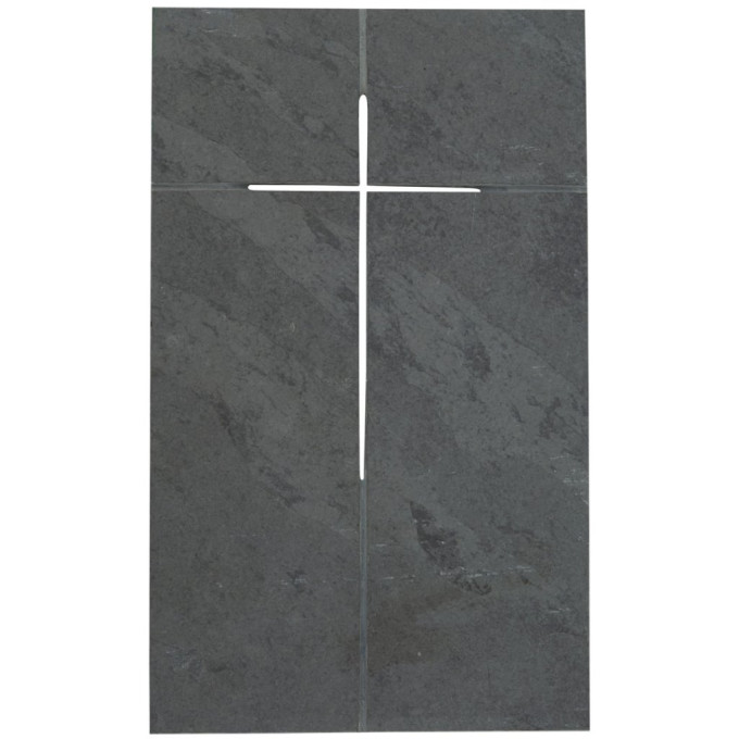 Kríž v tmavom kameni