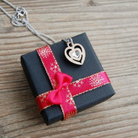 Crystal heart pendant necklace