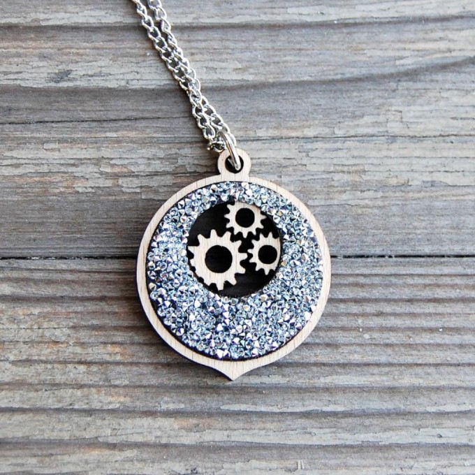 Wooden Pendant Necklace Gear