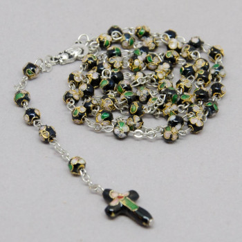 Čierny ruženec s kvietkami