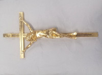 Zlatý kríž s korpusom