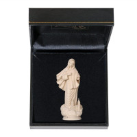 Panna Mária Medžugorská s kostolom v darčekovom balení