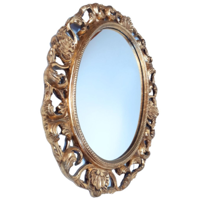 Zrkadlo so zlatým rámom