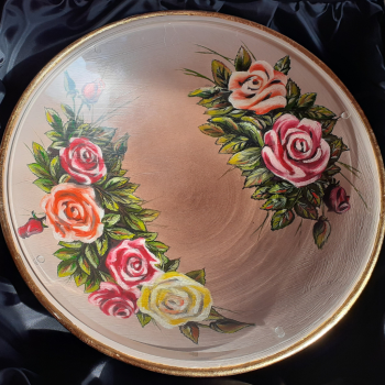 Drevená misa s ružami a krištáľom Grenade