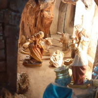 Drevený betlehem orientálny so svetlom a 19 figúrkami