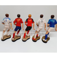 Futbalista drevená socha