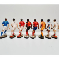 Futbalista drevená socha