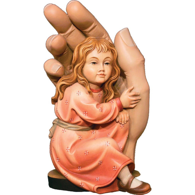 Dievča v ochranných rukách